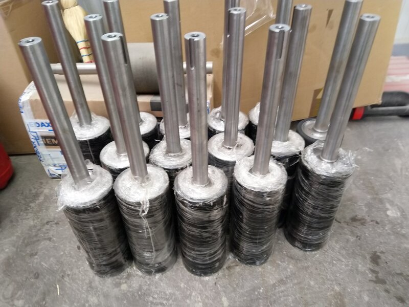 CNC -lucrari de serie pe centre de frezare-strunjire.